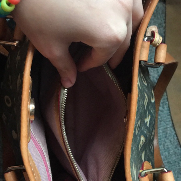 Dooney & Bourke purse - Picture 7 of 8